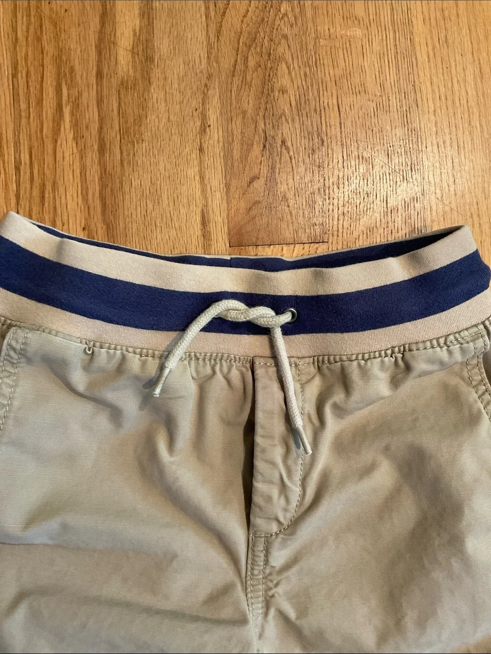 GAP Kids - SHORTS - Boy’s Size S (6/7) - Khaki/Navy - Elastic Waist,  Drawcord